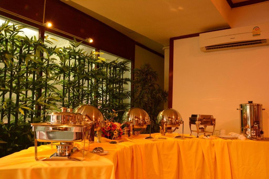 Pohseen Grand Palace Hotel Bangkok Buitenkant foto
