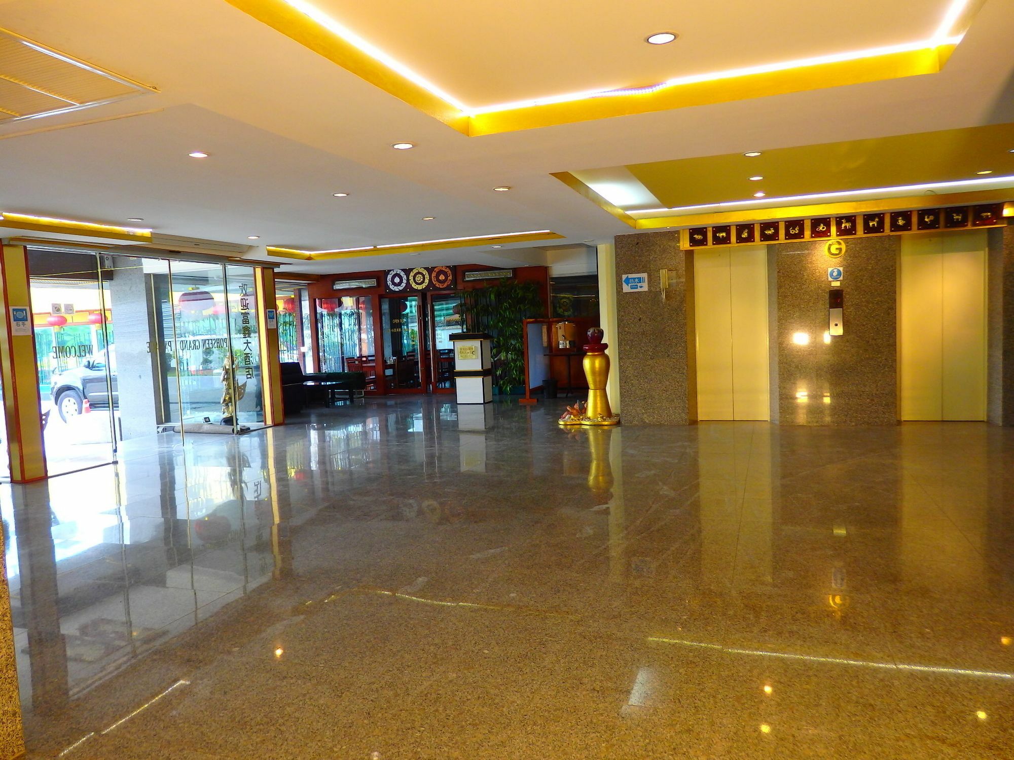 Pohseen Grand Palace Hotel Bangkok Buitenkant foto